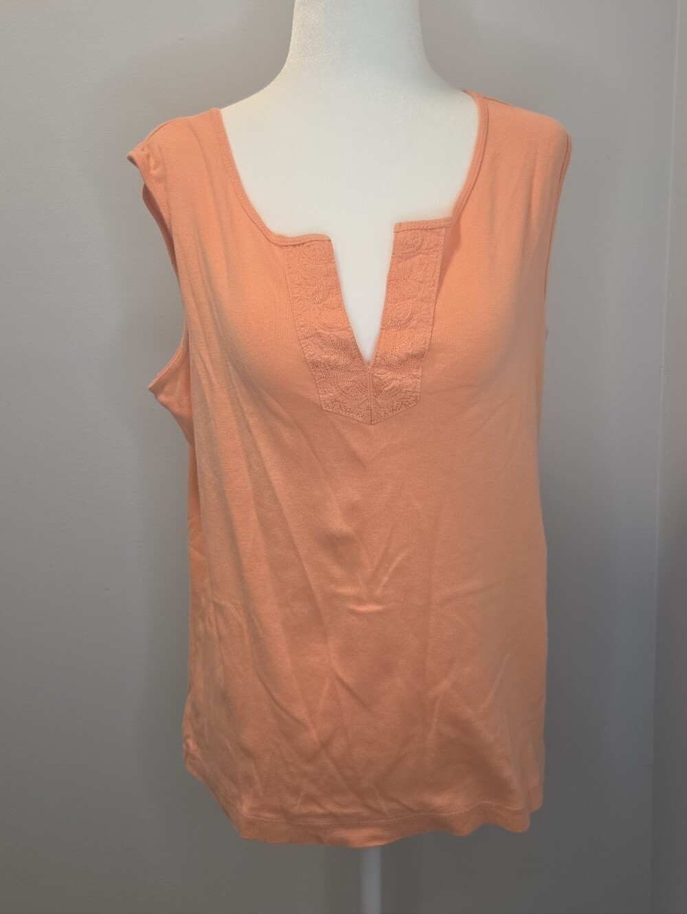 Dressbarn Peach Split V Neck Embroidered Sleeveless Boho Casual Feminine Top XL